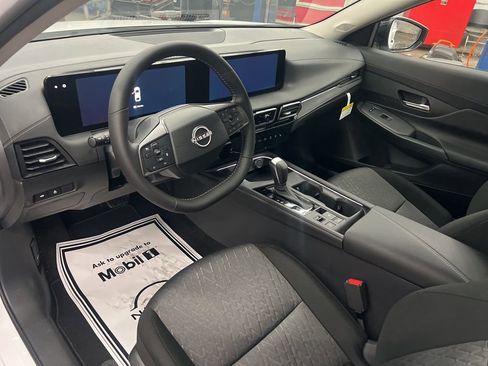 New 2026 Nissan Sentra SV w/ SV Convenience Package FWD image 22