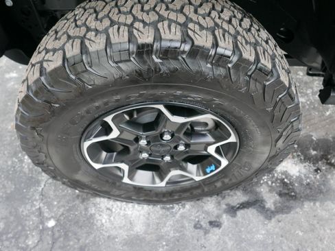 Used 2021 Jeep Wrangler Unlimited Rubicon 4xe w/ Cold Weather Group AWD/4WD image 26