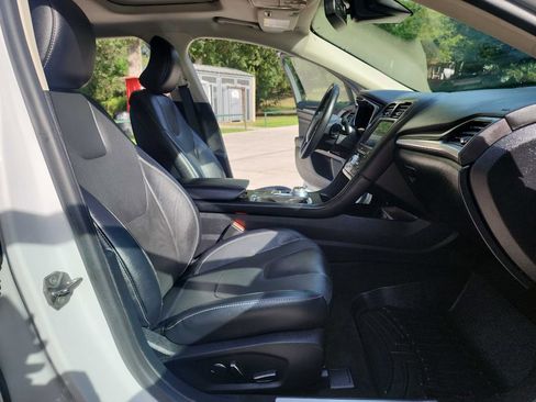 Used 2019 Ford Fusion Titanium image 37