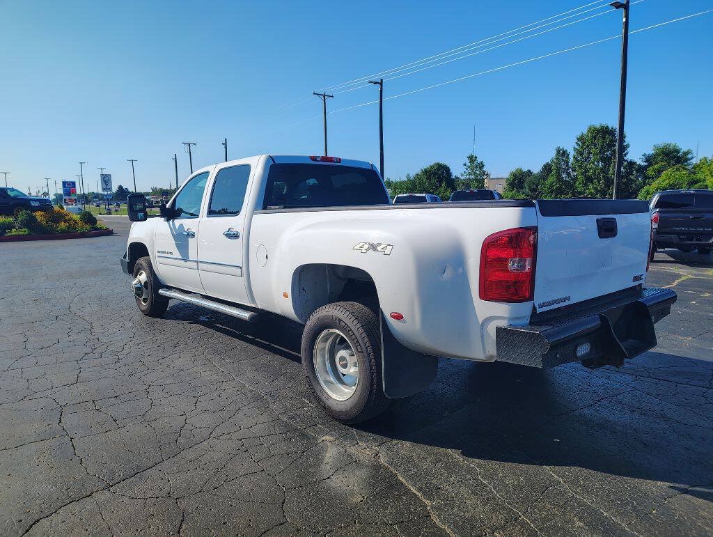 Used 2012 GMC Sierra 3500 Denali AWD/4WD image 11