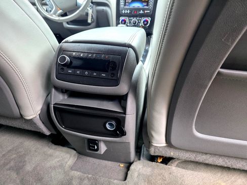 Used 2017 Chevrolet Traverse Premier image 20