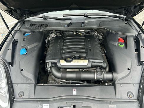 Used 2016 Porsche Cayenne AWD/4WD image 24