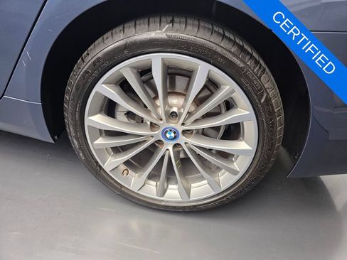 Certified 2023 BMW 530e w/ Premium Package RWD image 17
