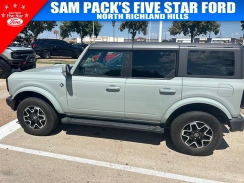 Used 2024 Ford Bronco Outer Banks AWD/4WD image 12