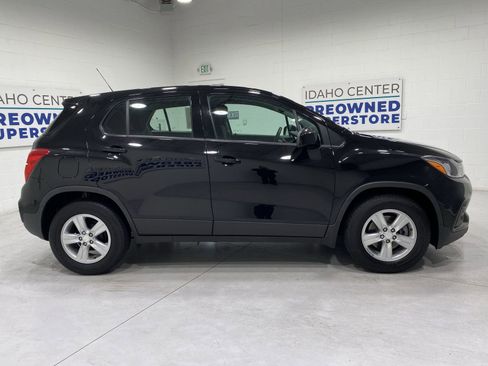 Used 2020 Chevrolet Trax LS image 9