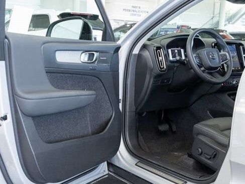 New 2025 Volvo XC40 B5 Plus AWD/4WD image 4