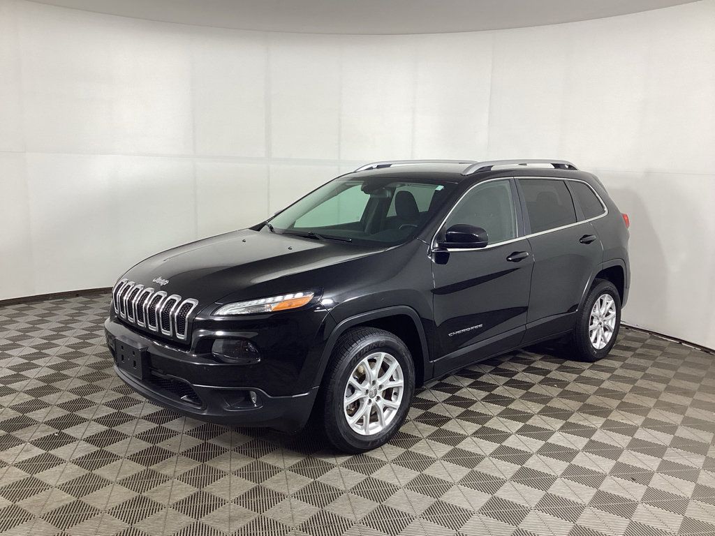Used 2017 Jeep Cherokee Latitude AWD/4WD image 5