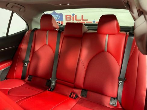 Used 2022 Toyota Camry XSE FWD image 13