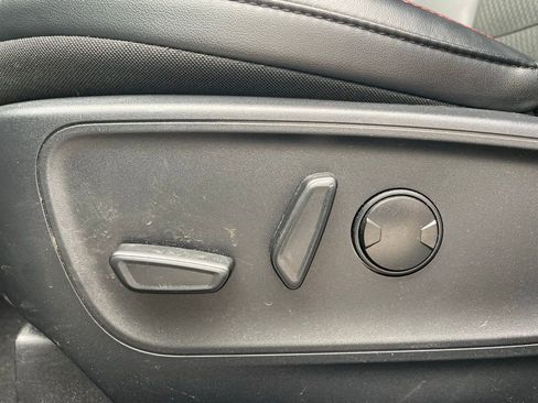 Used 2025 Ford Escape ST-Line image 11