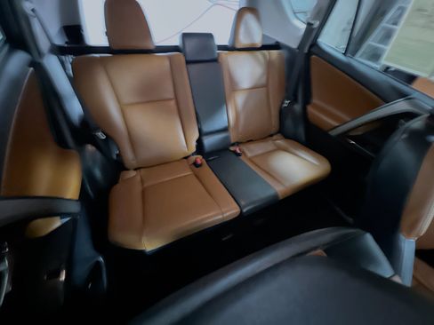 Used 2016 Toyota RAV4 Limited FWD image 33