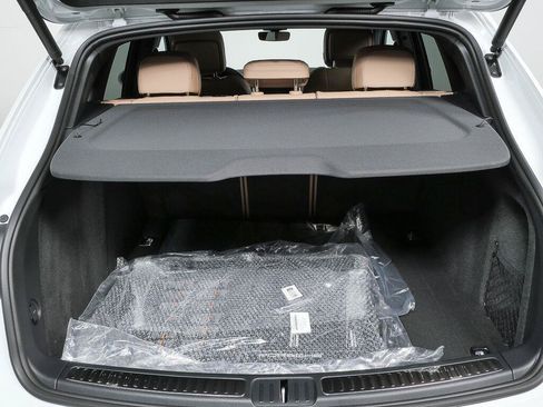 Certified 2026 Porsche Macan Turbo AWD/4WD image 30