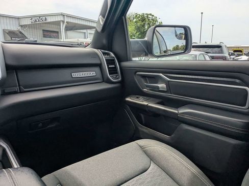 Used 2025 RAM 1500 4x4 Crew Cab image 13