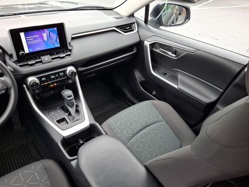 Used 2024 Toyota RAV4 XLE image 17