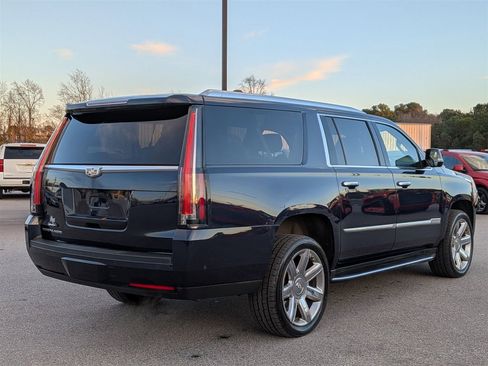 Used 2020 Cadillac Escalade ESV Luxury image 5