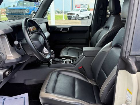 Used 2025 Ford Bronco Outer Banks AWD/4WD image 10