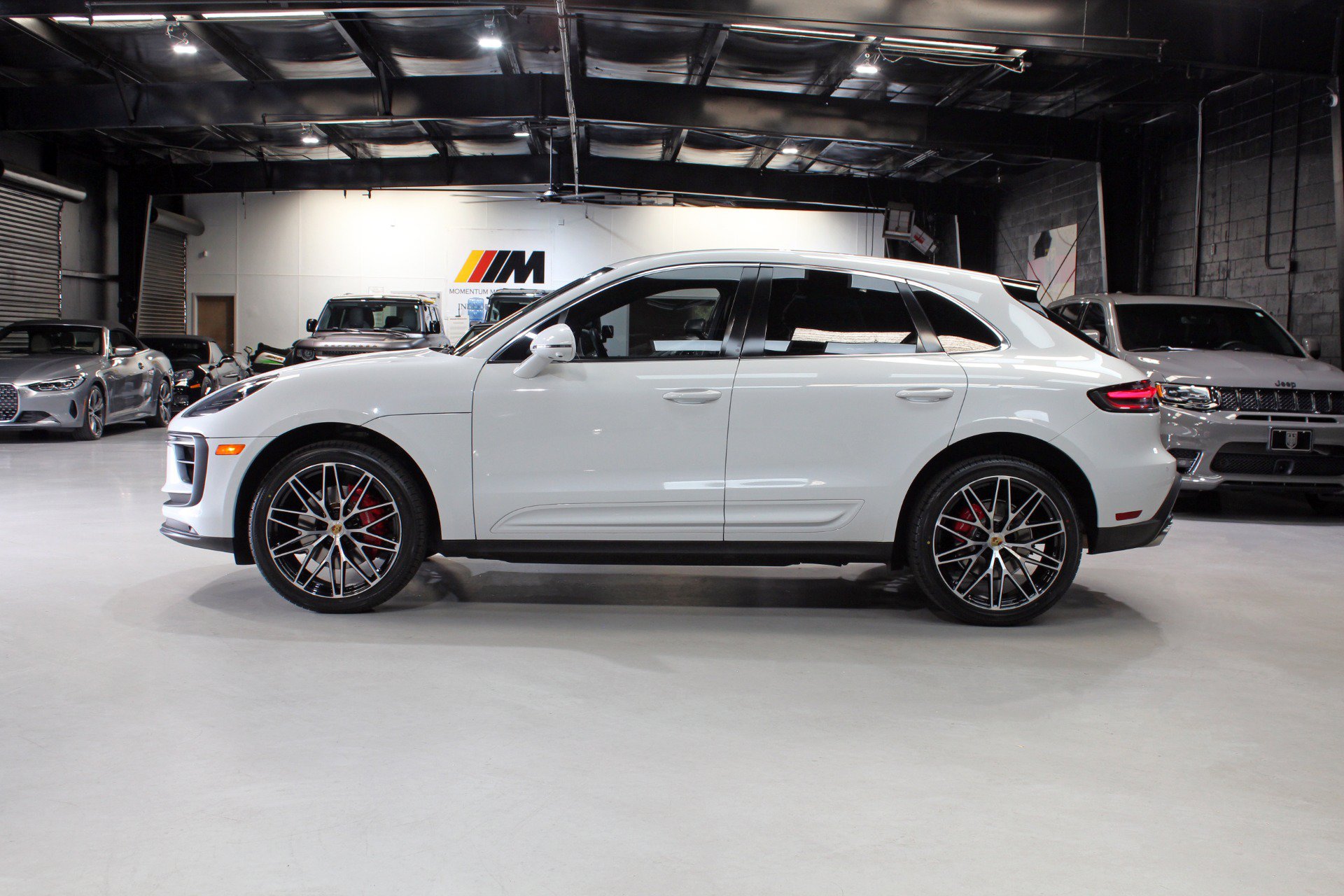 Used 2022 Porsche Macan S AWD/4WD image 3