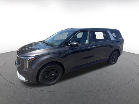 Used 2026 Kia Carnival FWD image 8