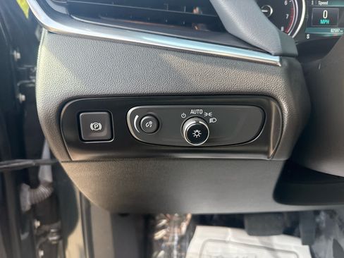 Used 2019 Buick Enclave Essence AWD/4WD image 20
