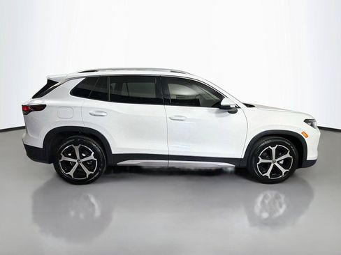 Certified 2026 Volkswagen Tiguan SE FWD image 4