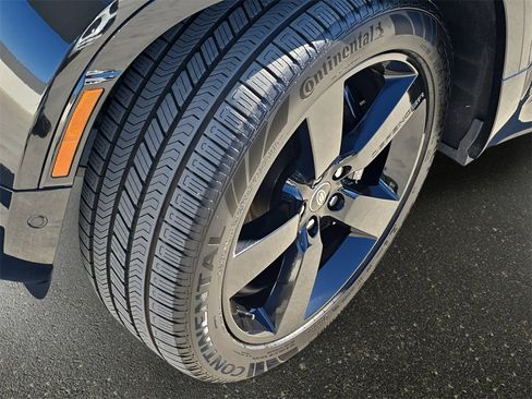 Certified 2024 Land Rover Defender 130 V8 image 34