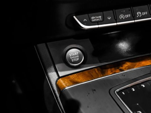 Used 2018 Audi Q5 2.0T Premium Plus w/ Premium Plus Package image 22