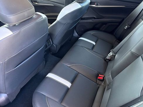 Used 2025 Toyota Camry SE image 6