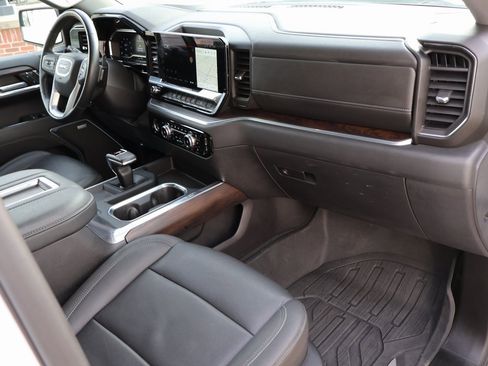 Certified 2022 GMC Sierra 1500 SLT image 12