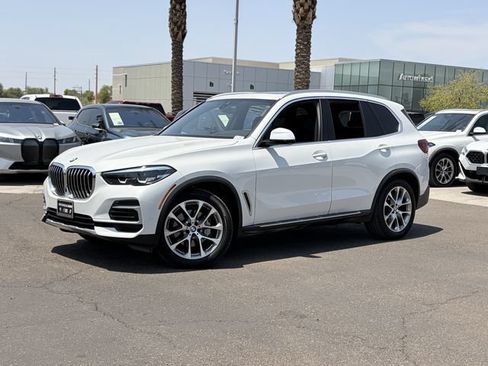 Used 2023 BMW X5 xDrive40i w/ Premium Package AWD/4WD image 2