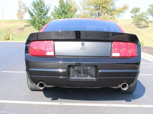 Used 2006 Ford Mustang GT RWD image 6