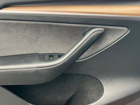 Used 2023 Tesla Model Y Performance image 13