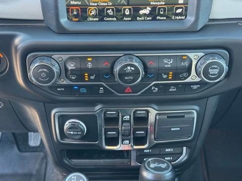 Used 2021 Jeep Wrangler Unlimited Sahara image 20