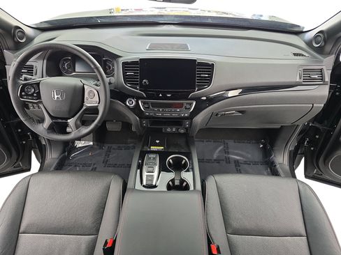 Certified 2024 Honda Passport Black Edition image 9