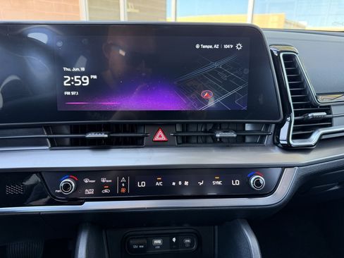 Used 2025 Kia Sportage EX w/ Premium Package FWD image 18
