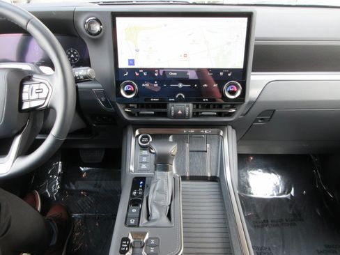 Used 2026 Lexus GX 550 AWD/4WD image 40