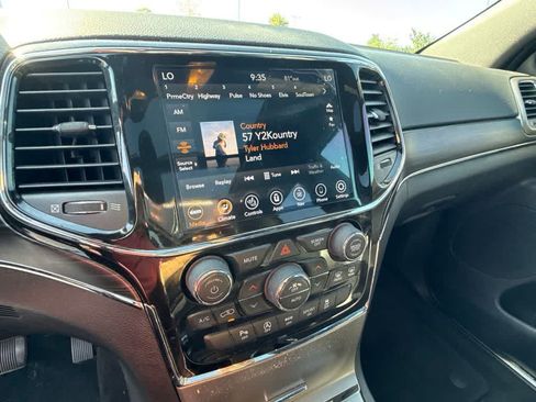 Used 2022 Jeep Grand Cherokee Limited w/ Tech Group RWD image 14
