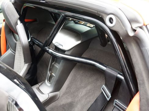 Used 2020 Chevrolet Corvette Stingray Premium Cpe w/ 3LT Preferred Equipment Group image 37