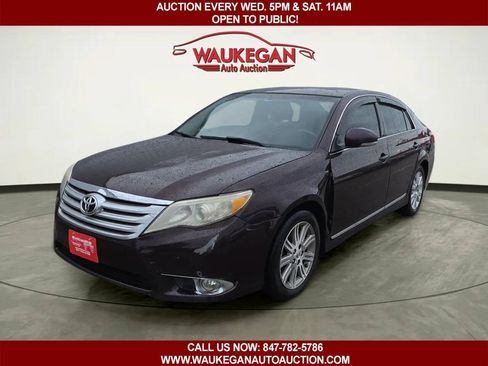 Used 2011 Toyota Avalon FWD image 1