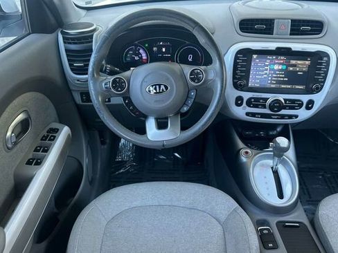 Used 2015 Kia Soul EV image 14