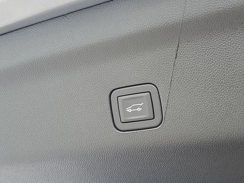 New 2026 GMC Yukon XL Denali w/ Sun & Power Step Package image 10