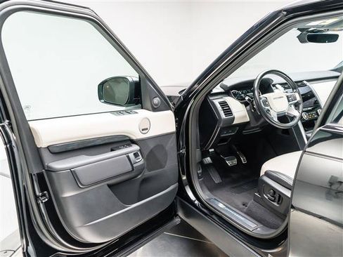 Used 2023 Land Rover Discovery HSE R-Dynamic AWD/4WD image 24