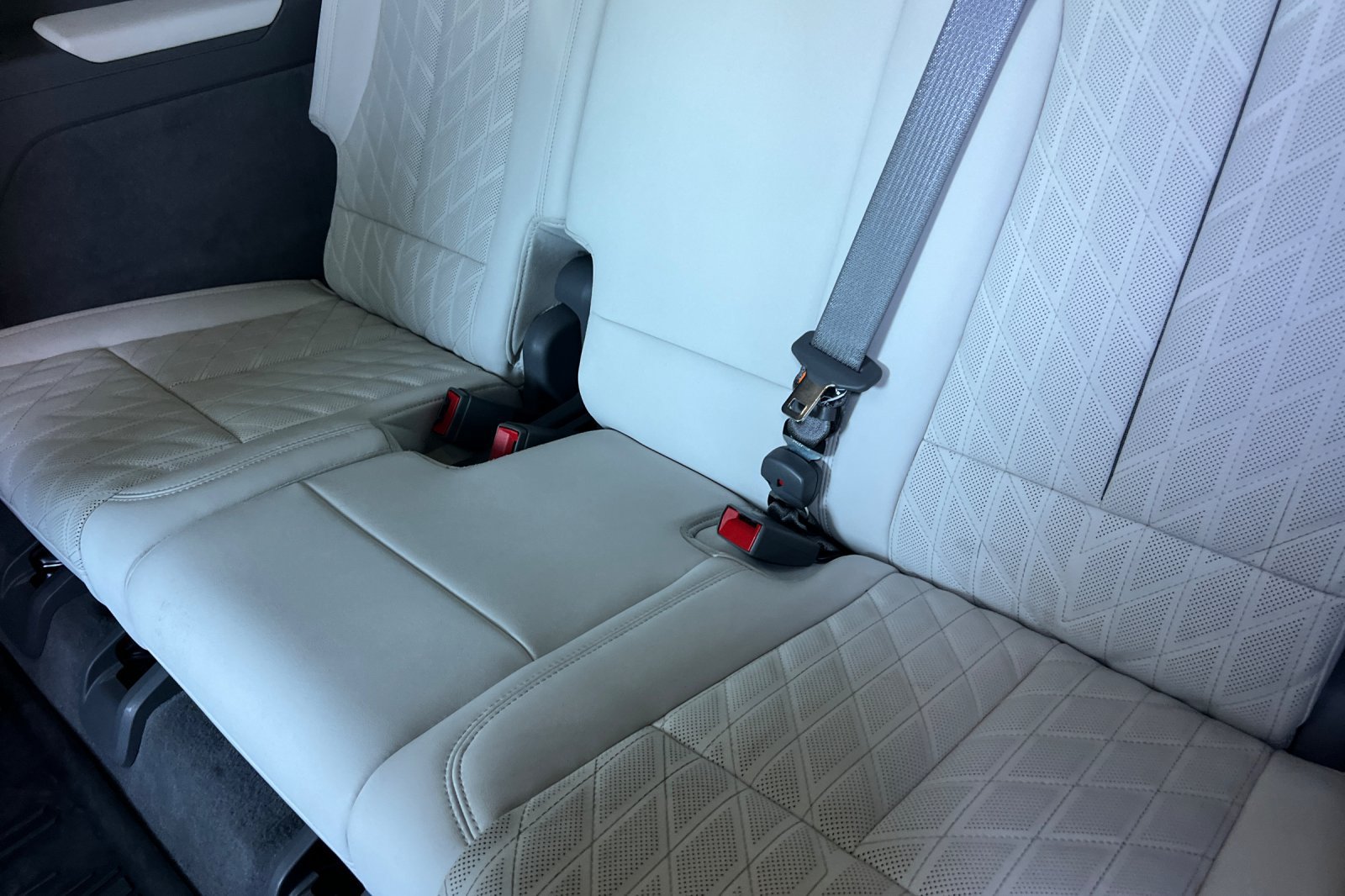 Used 2026 Cadillac Escalade IQ Luxury 1 w/ LPO, Floor Liner Package AWD/4WD image 17