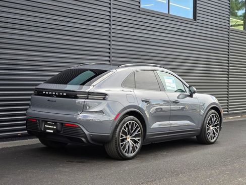 New 2026 Porsche Macan 4 Electric image 7