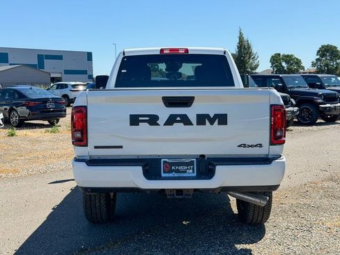 New 2026 RAM 2500 Big Horn AWD/4WD image 11
