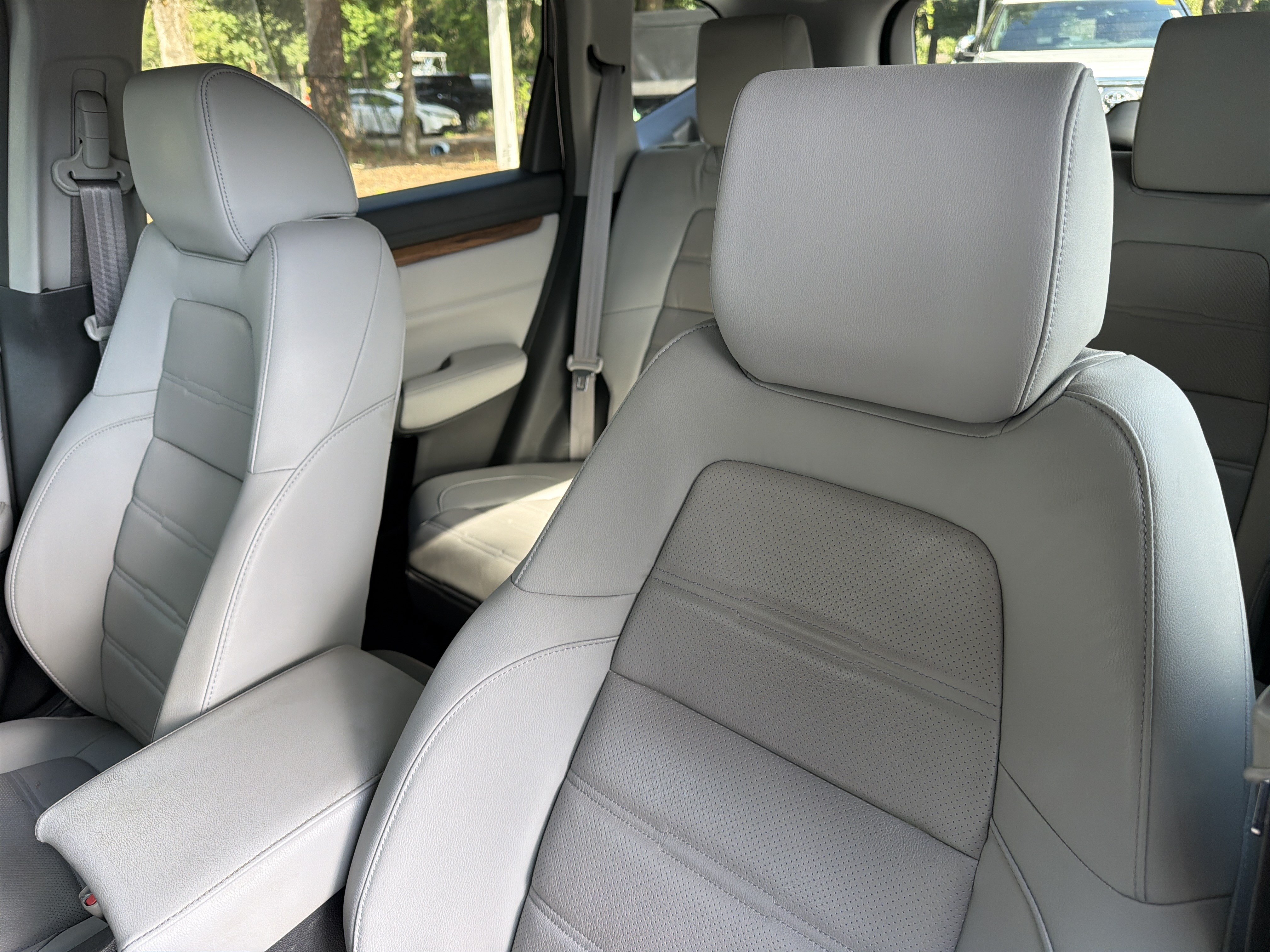 Used 2018 Honda CR-V Touring image 18