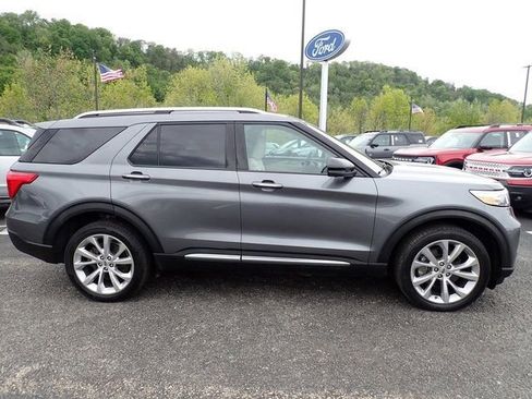 Used 2022 Ford Explorer Platinum w/ Technology Package AWD/4WD image 9