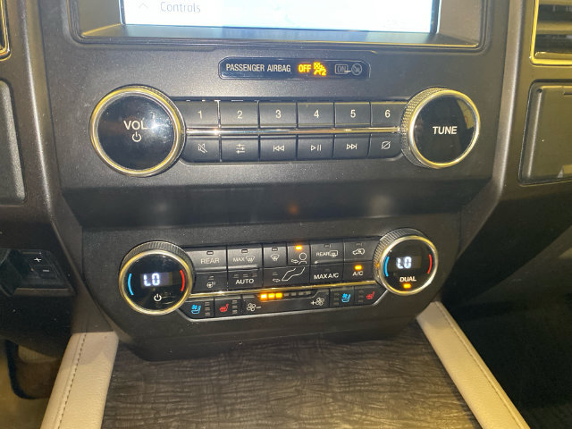 Used 2021 Ford Expedition Max Limited AWD/4WD image 27
