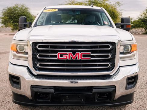 Used 2017 GMC Sierra 2500 2WD Crew Cab w/ Sierra Convenience Package image 2