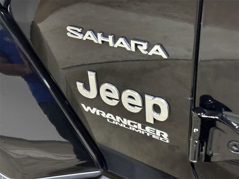 Used 2019 Jeep Wrangler Unlimited Sahara image 27