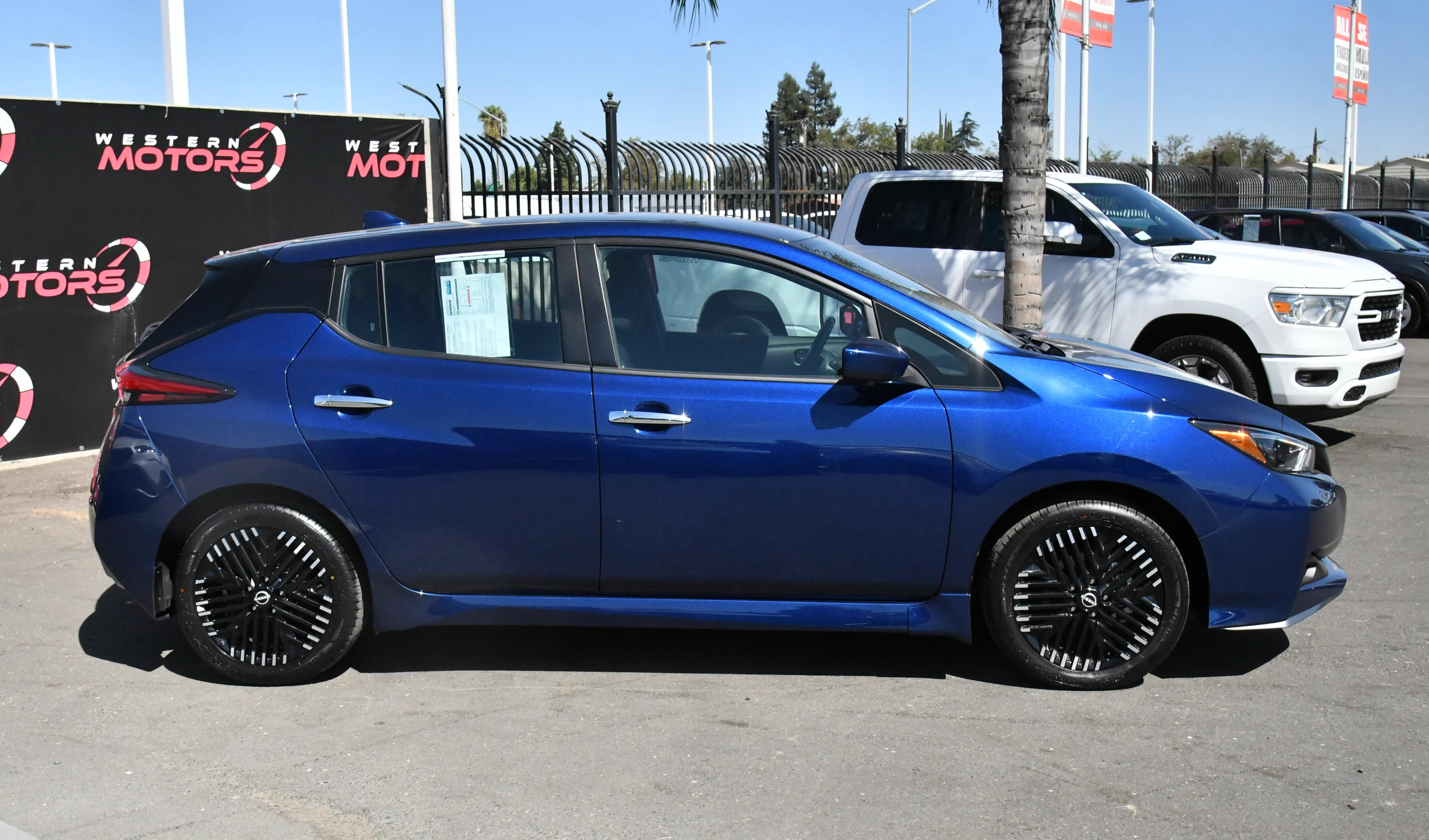 Used 2025 Nissan Leaf SV Plus FWD image 9