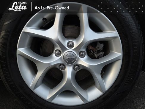Used 2017 Chrysler Pacifica Touring-L w/ Tire & Wheel Group image 23